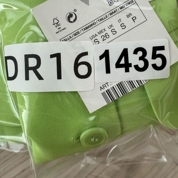 Zara Womens Mini Skirt Green Buttoned Textured High-Rise Bloggers Favorite S - Picture 9 of 9